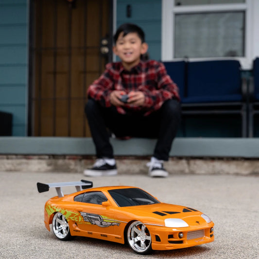 Jada 1:16 Brian's Toyota Supra MK4 Uzaktan Kumandalı Araba | 2.4 Ghz USB Şarj 29 Cm Turbo Fonksiyon Fast & Furious Turbo Modlu 6+ Yaş ve Üzeri Çocuklar İçin