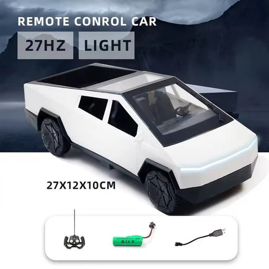 Roadracer 1:14 Cyber Uzaktan Kumandalı Kamyon 27 Mhz 27 Cm USB Şarj Işıklı Beyaz