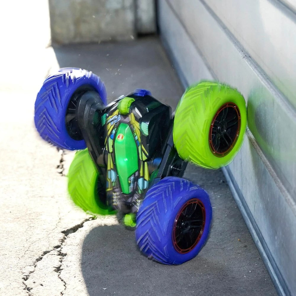 Dickie 1:18 Cyber Flip Uzaktan Kumandalı Araba | 2.4 Ghz USB Şarj 22 Cm 12 Km/s 360° Akrobasi Hareketleri ve Led Işıkları 6+ Yaş ve Üzeri Çocuklar İçin