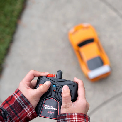 Jada 1:16 Brian's Toyota Supra MK4 Uzaktan Kumandalı Araba | 2.4 Ghz USB Şarj 29 Cm Turbo Fonksiyon Fast & Furious Turbo Modlu 6+ Yaş ve Üzeri Çocuklar İçin